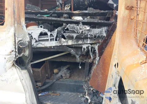 2007 Ford E-150 Commercial/Recreational z USA, uszkodzony, nr VIN 1FTNE14WX7DB44086